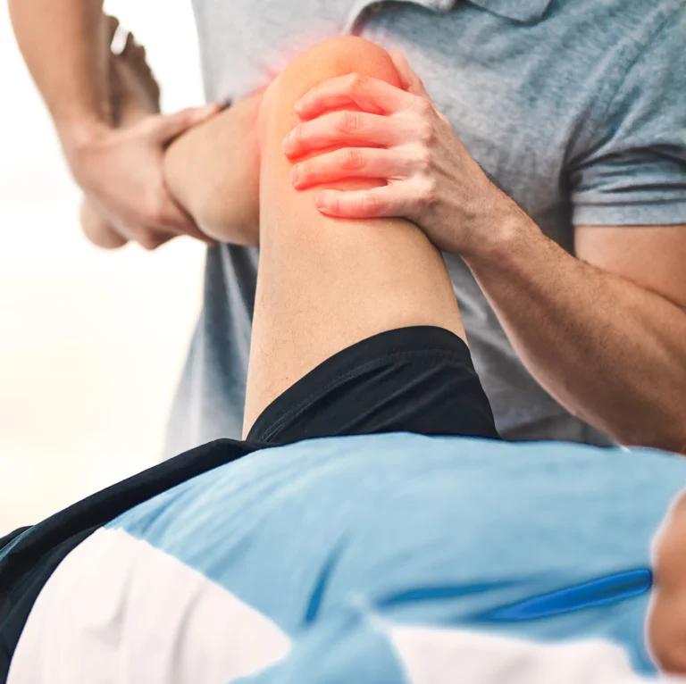 Illustration of knee pain highlighted on a person's leg
